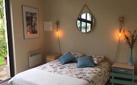 Chambre Dans Dependance Maison De Ville + Abri Velos
